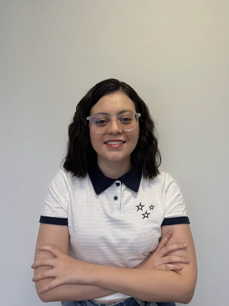Isabella Lima, estagiária de Comunicação Interna